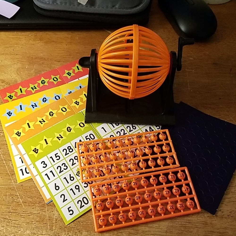 Bingo Game Set 2-4 players Ages 6+ Orange & Black